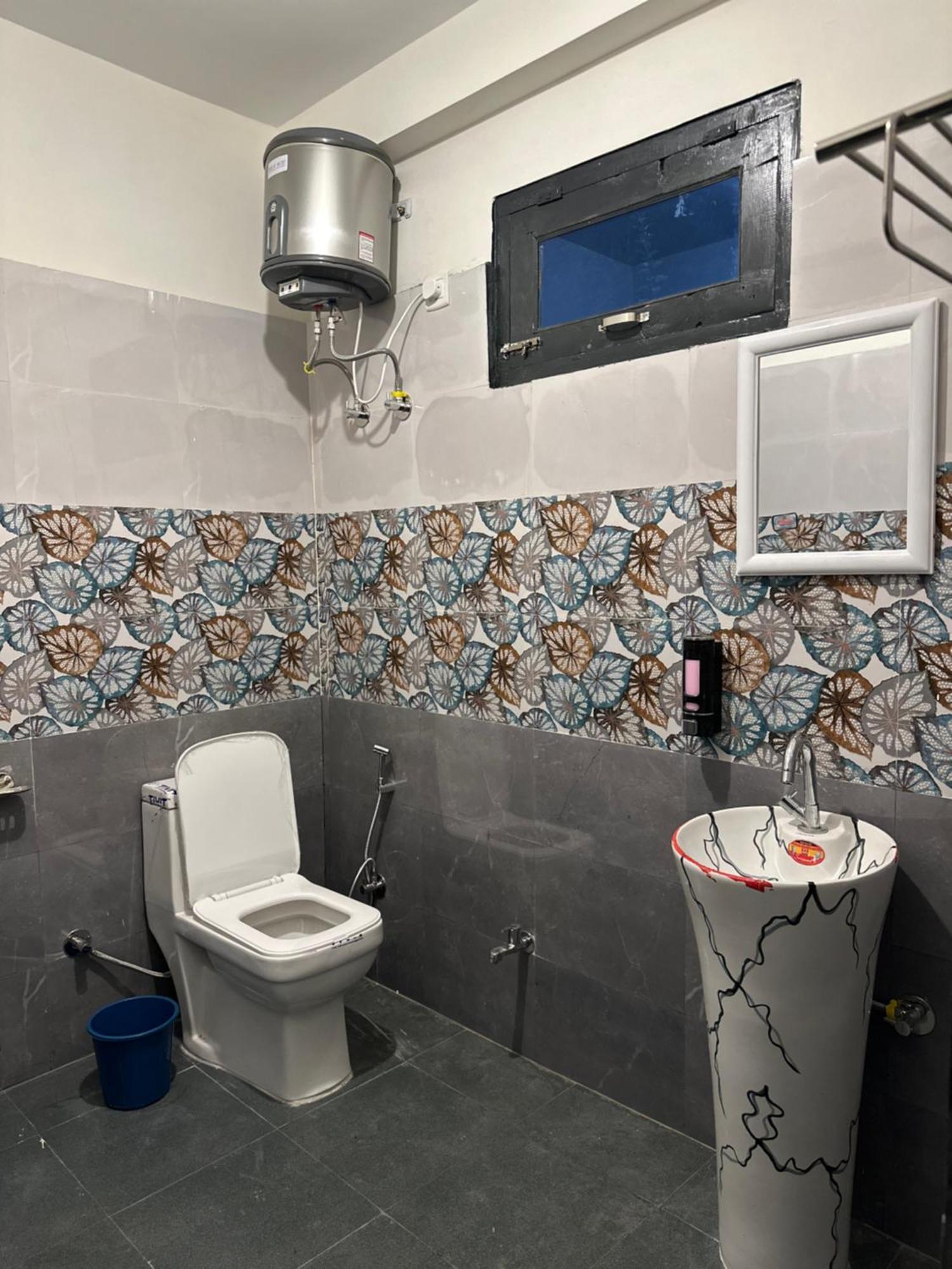 Отель Rare House Kalgha Экстерьер фото